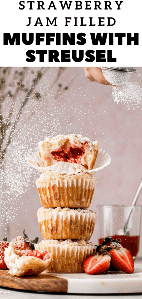 Strawberry muffins with streusel