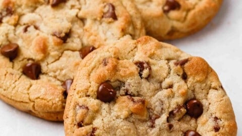 https://lifestyleofafoodie.com/wp-content/uploads/2021/05/CRUMBL-Chocolate-chip-cookie-copycat-recipe-30-of-43-480x270.jpg