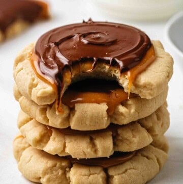 Chilled twix cookies