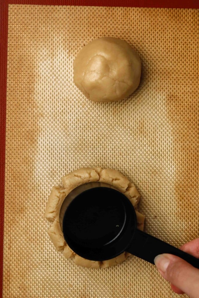 Flattening cookie dough balls