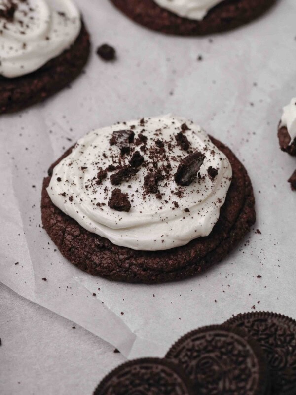 Crumbl Oreo cookies copycat recipe