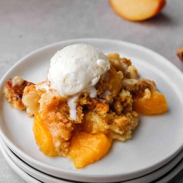 Easy 3-Ingredient Peach Cobbler With Cake Mix - Lifestyle of a Foodie