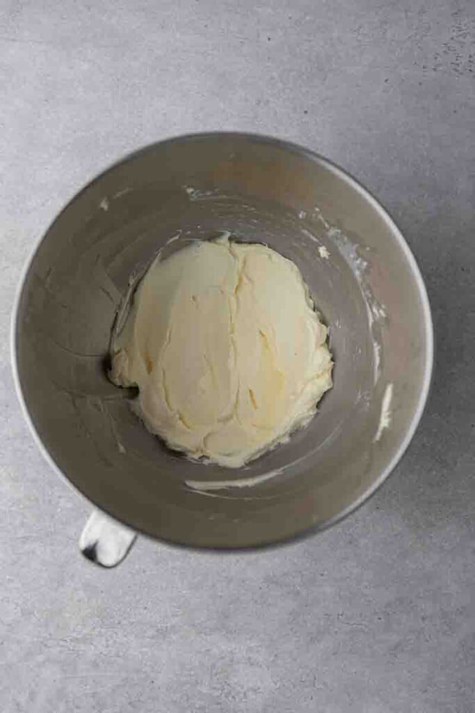 Vanilla mousse frosting