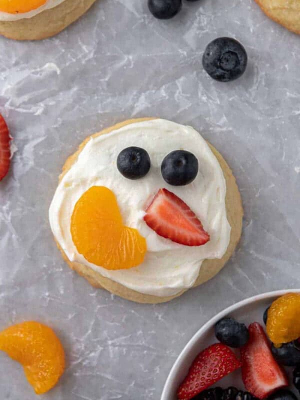 CRUMBL fruit pizza cookies