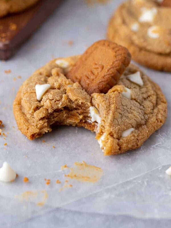 Crumbl Biscoff white chip cookies
