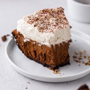No bake chocolate pie with oreo crust