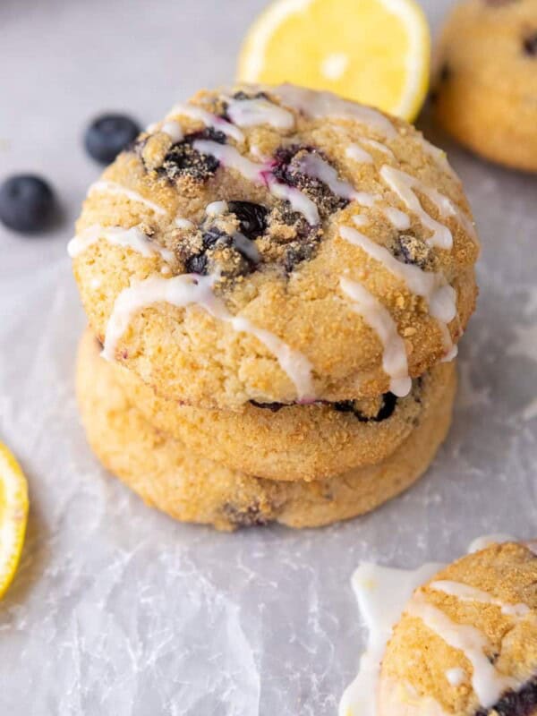 CRUMBL blueberry crumb cake cookies