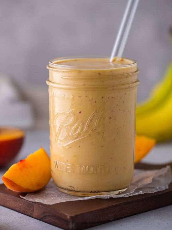 4-ingredient banana peach smoothie