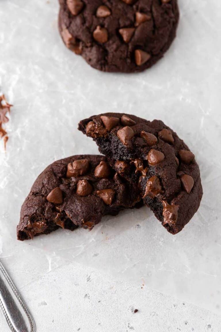 Crumbl Dark Dream Cookies Chocolate Chocolate chip Cookies