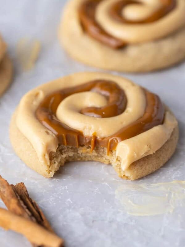 Crumbl dulce de leche cookies