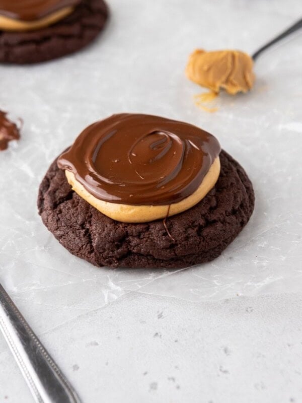 Crumbl Buckeye Brownie Cookies