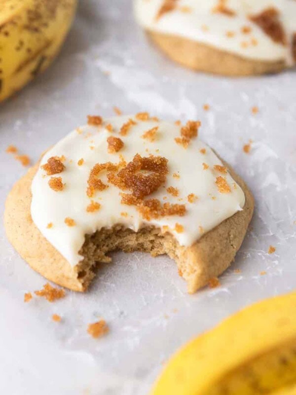 Crumbl banana bread cookies