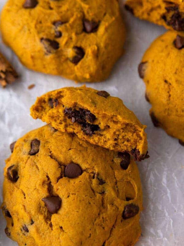 Crumbl pumpkin chocolate chip cookies