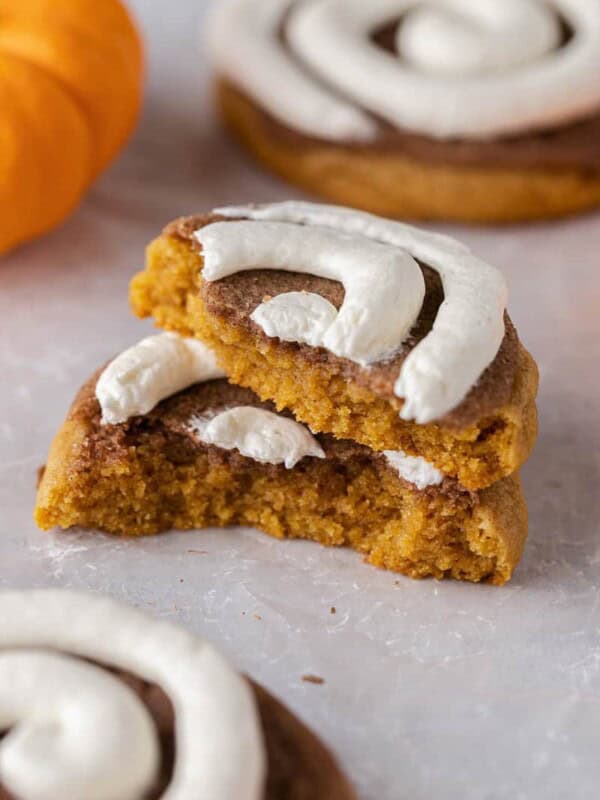 Crumbl pumpkin roll cookies