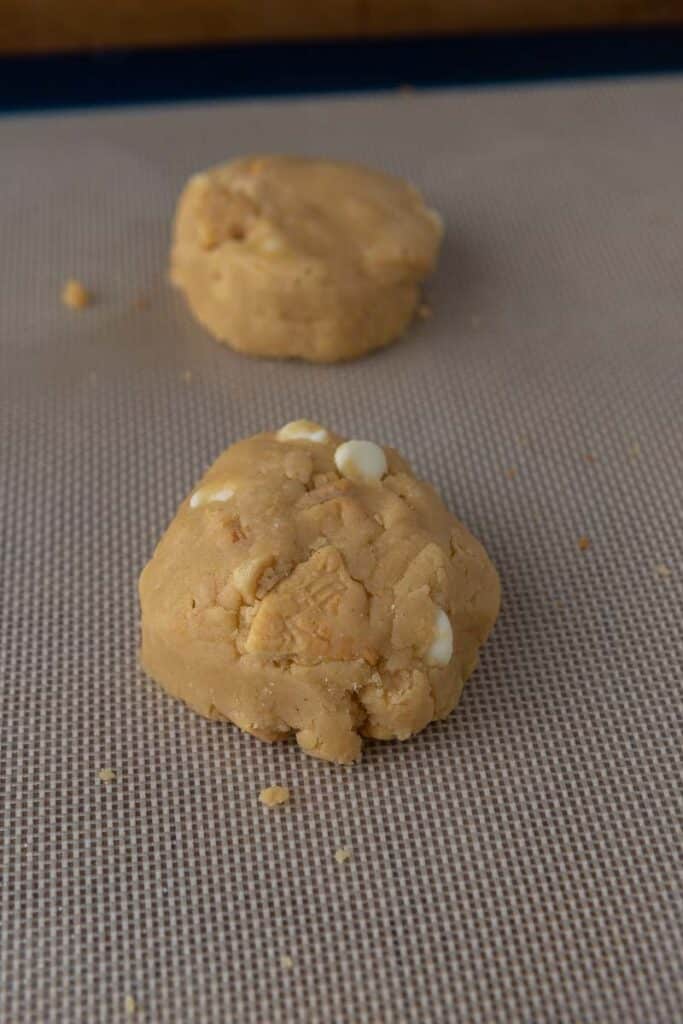 Golden Oreo cookie dough