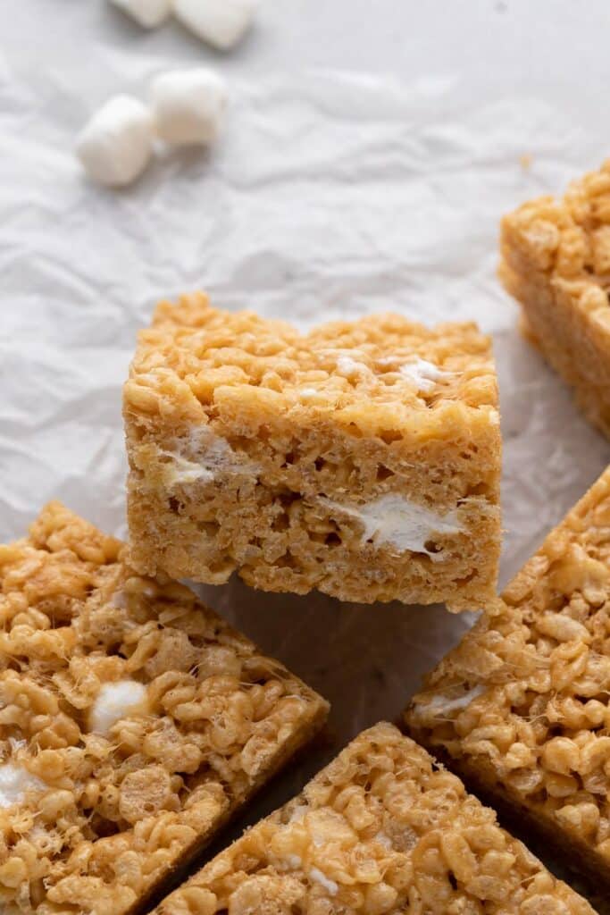 Peanut butter rice krispie treats with marshmallows 