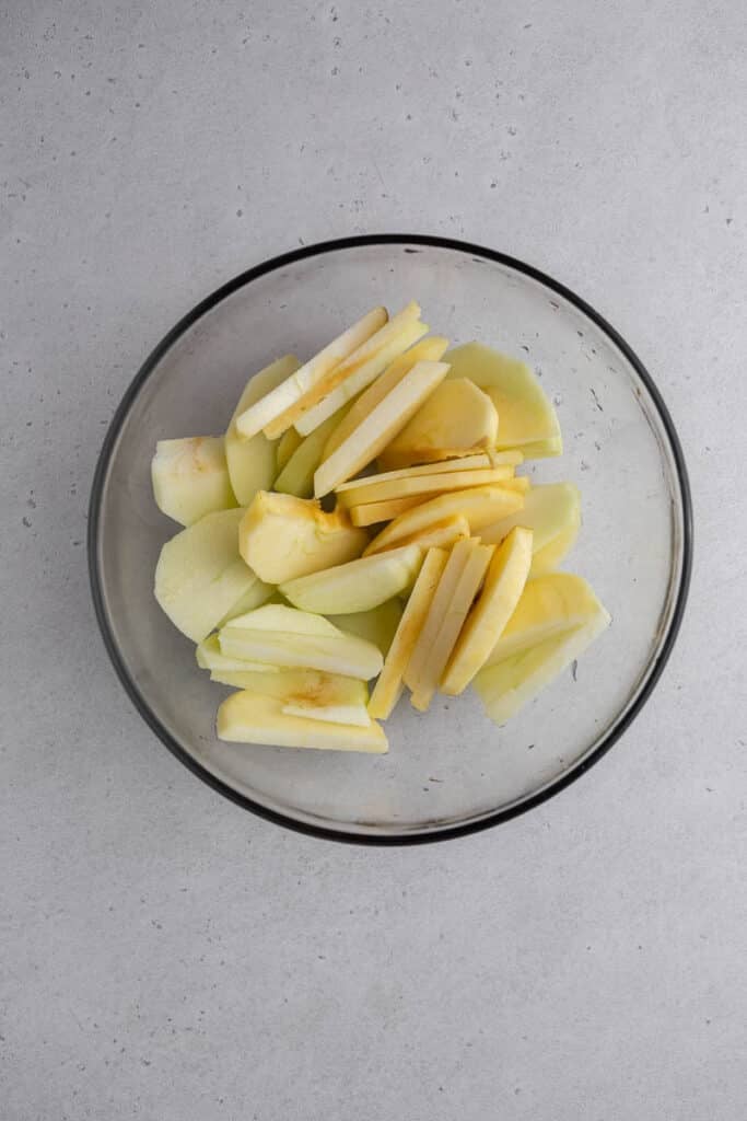 Sliced apples in a bowl