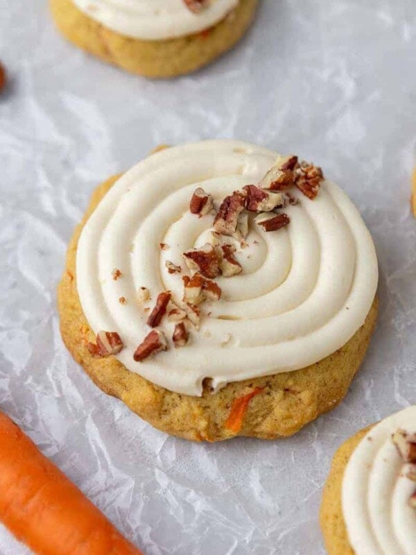 Close up of carrot cake cookies
