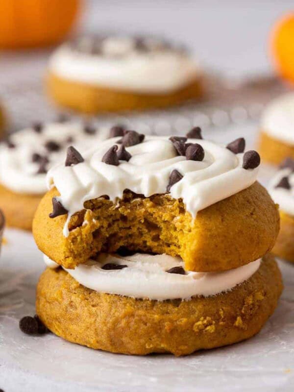Crumbl pumpkin cake cookies