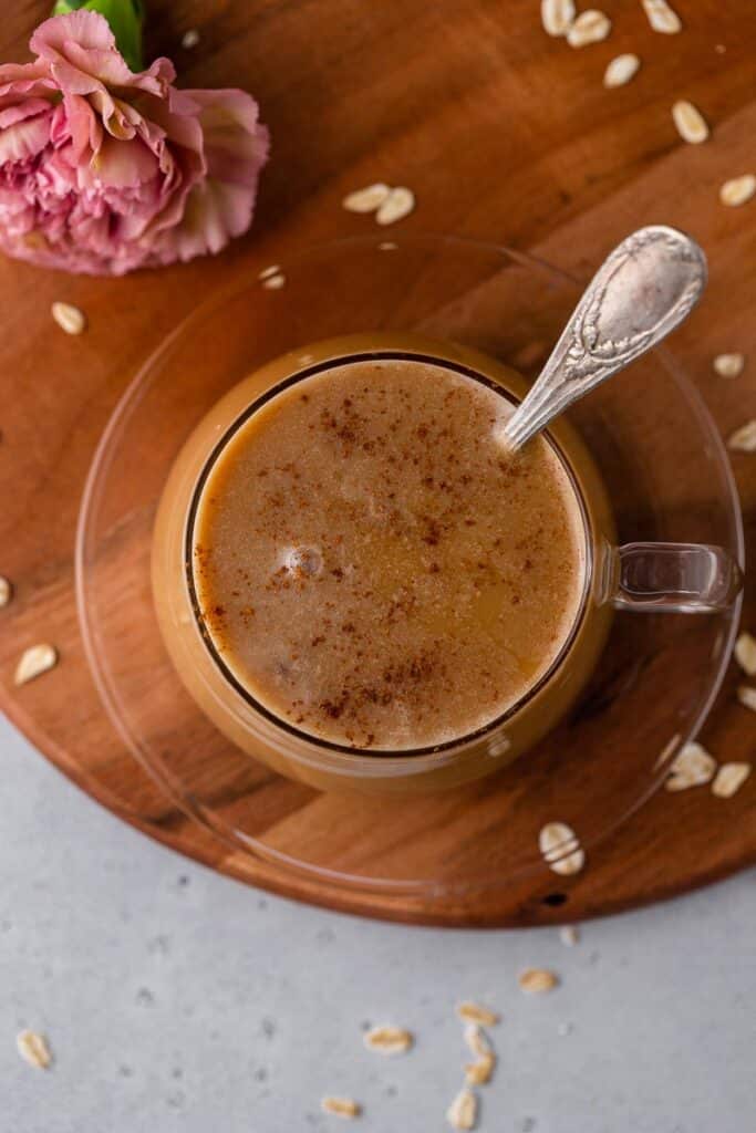 Cinnamon latte with oatmilk