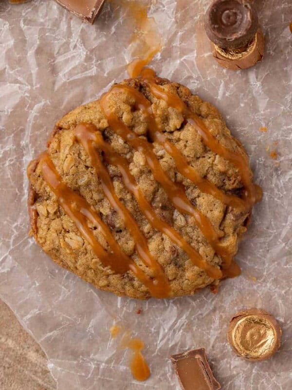 Crumbl Rolo cookies