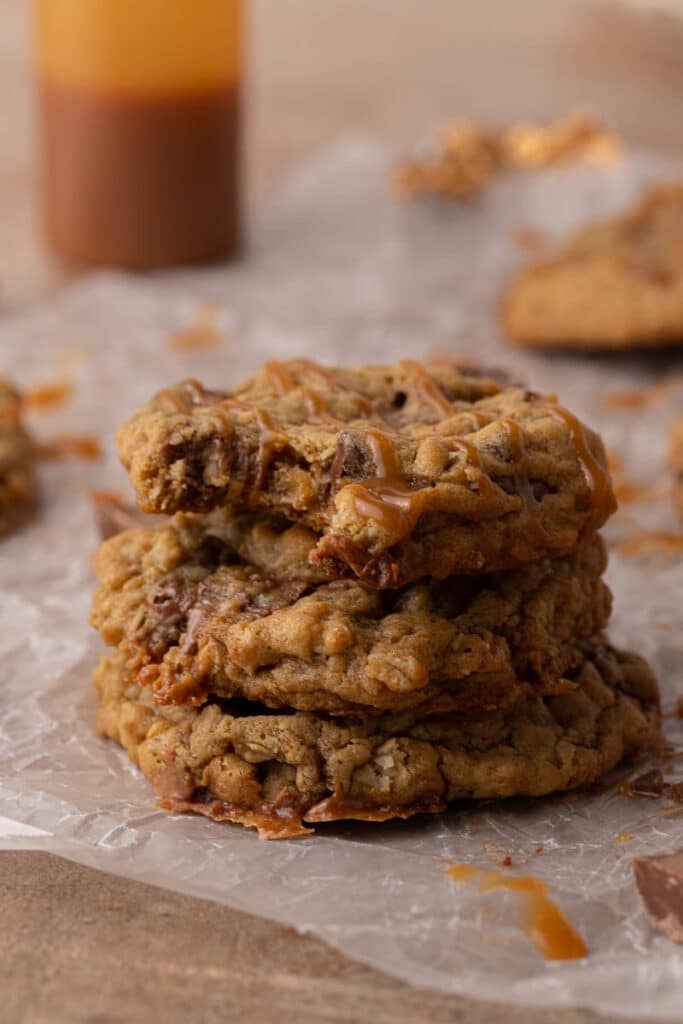 Crumbl oatmeal Rolo Cookies