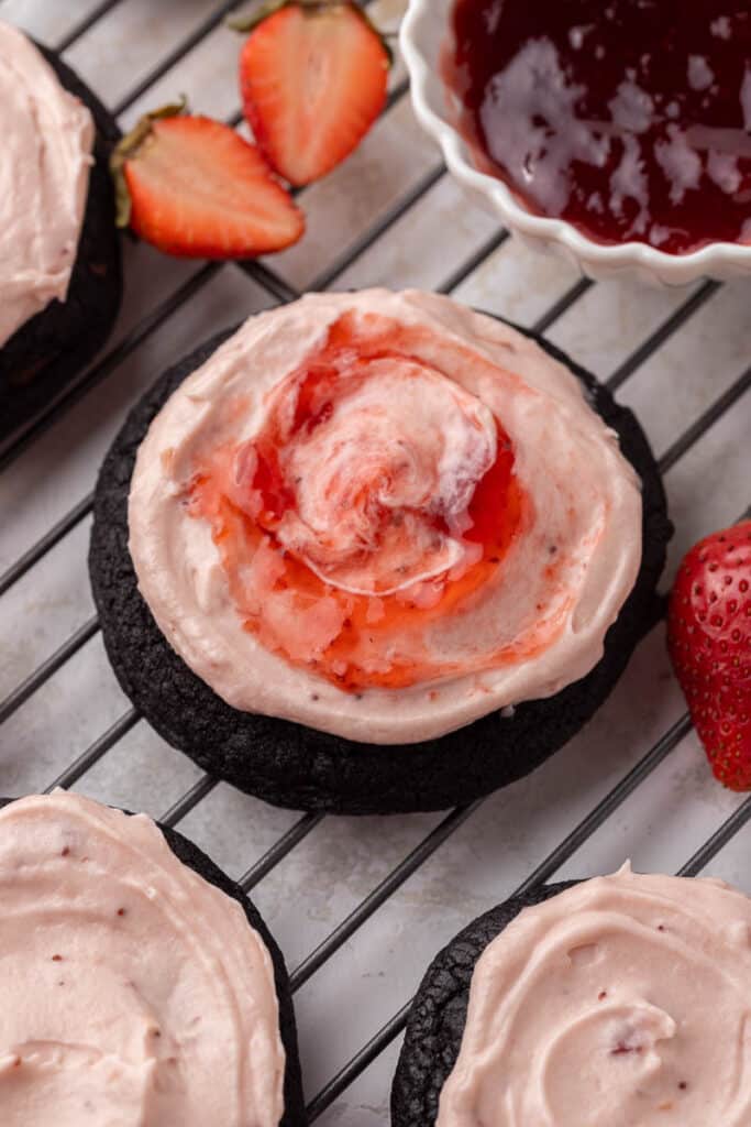 Oreo strawberry cheesecake cookie