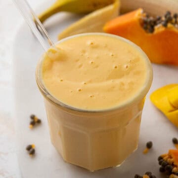 Papaya mango smoothie