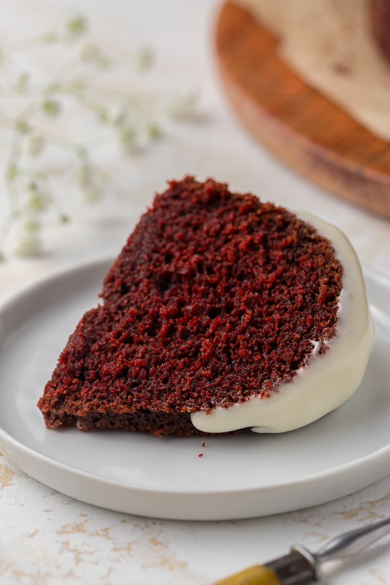 https://lifestyleofafoodie.com/wp-content/uploads/2022/02/Moist-Red-Velvet-Bundt-Cake-19-of-23.jpg