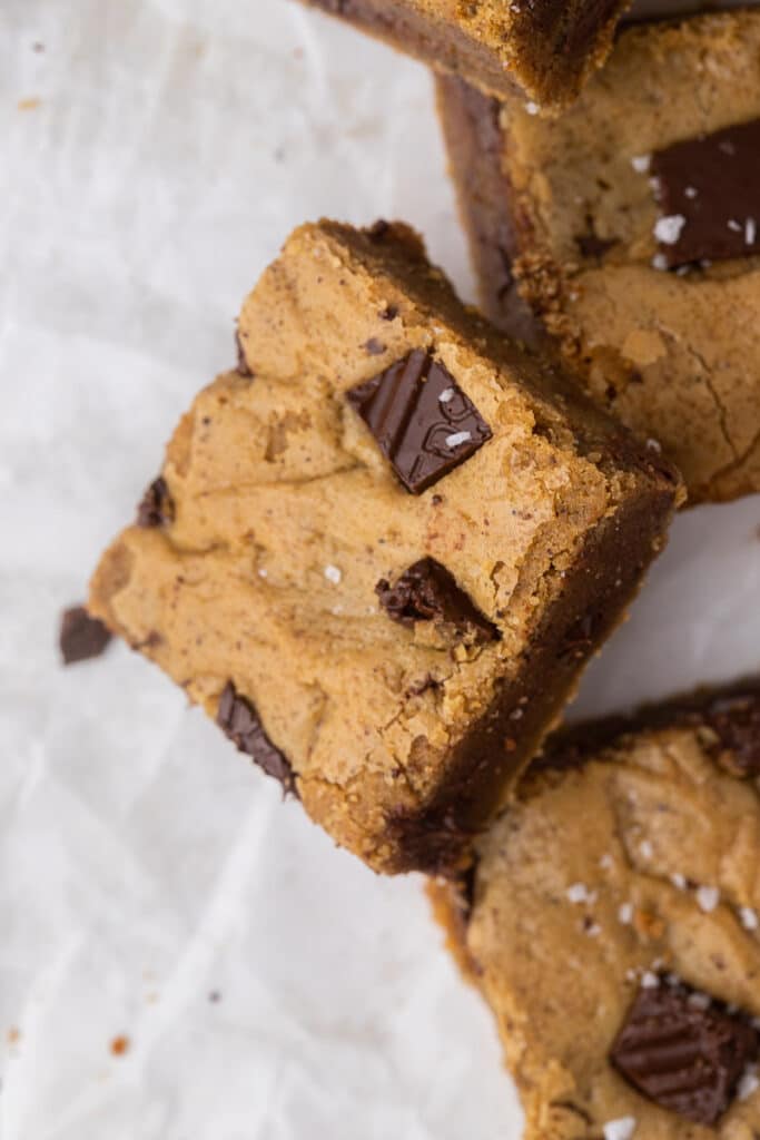 chocolate chunks brown butter blondies