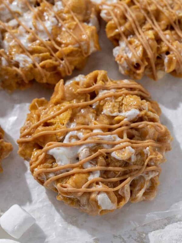 Crumbl cornflakes marshmallow cookies