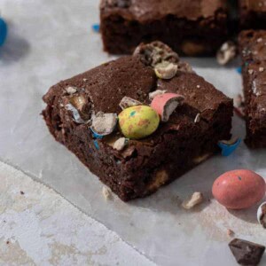 Mini egg brownie slice