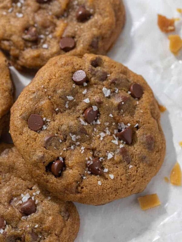 Crumbl sea salt toffee cookies