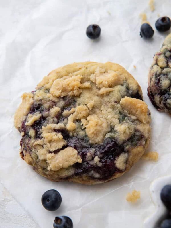 Blueberry muffin cookies with Streusel -Crumbl copycat