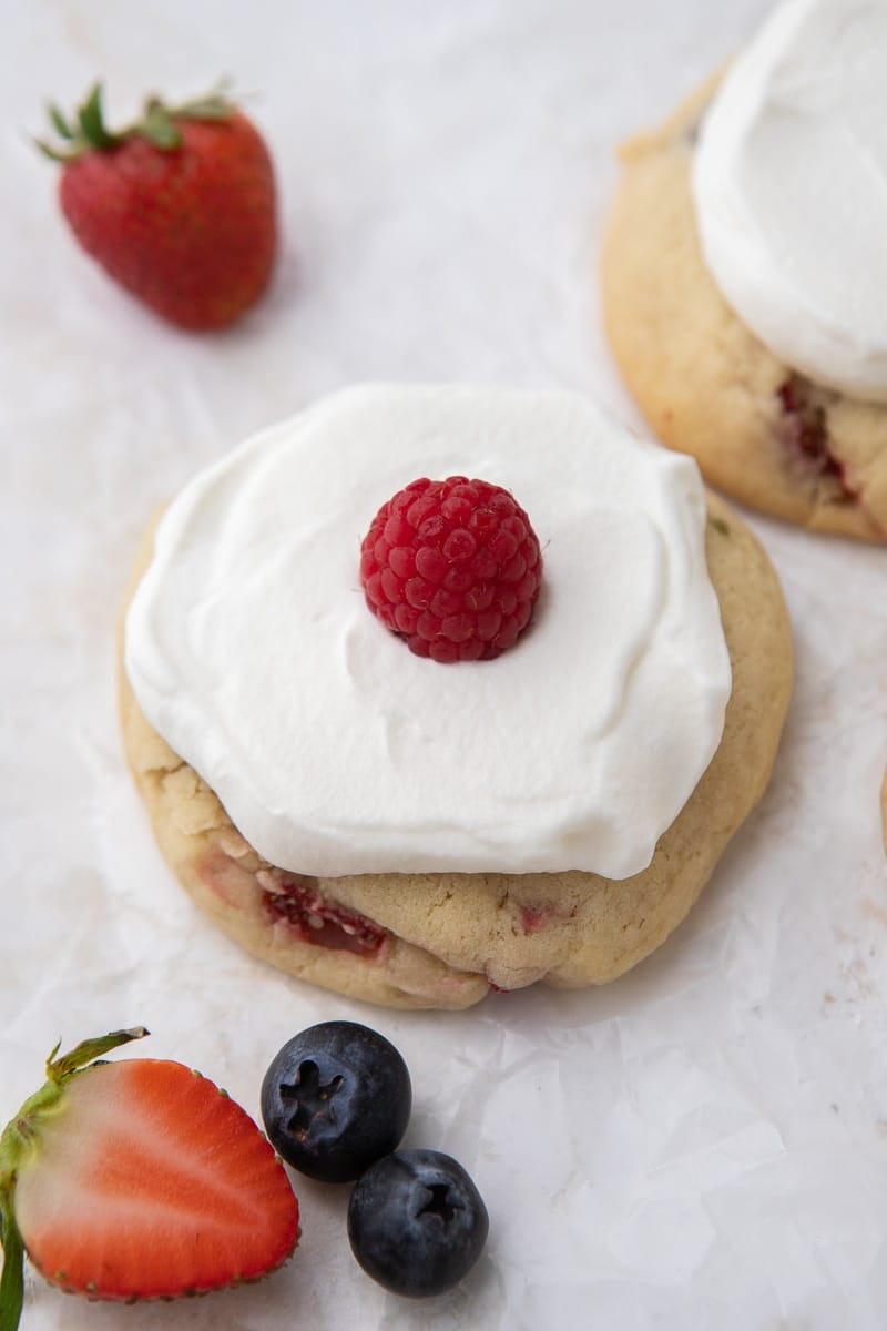 Berry cookie with whipped cream on top