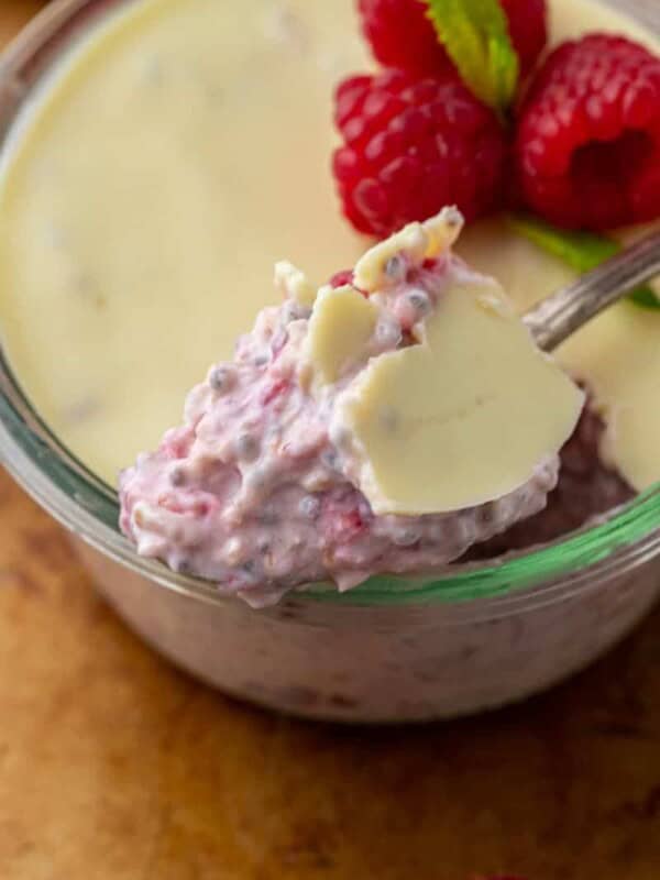 White chocolate raspberry overnight oats