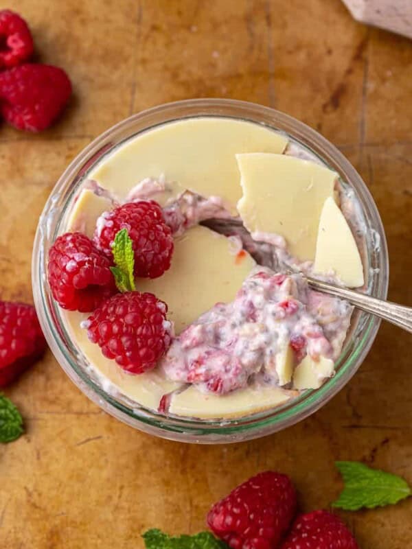 Raspberry overnight oats