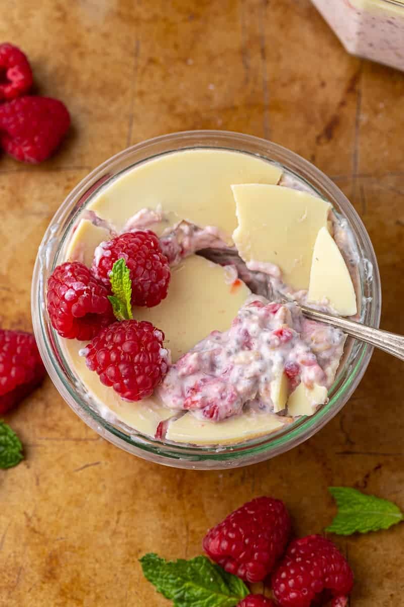 White chocolate raspberry overnight oats - Lifestyle of a Foodie