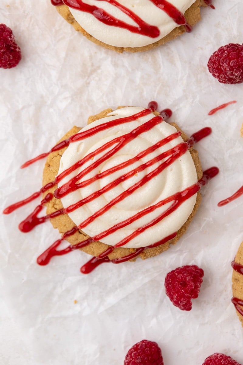 Crumbl raspberry cheesecake cookies