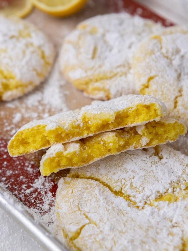 Crumbl lemon crinkle cookies