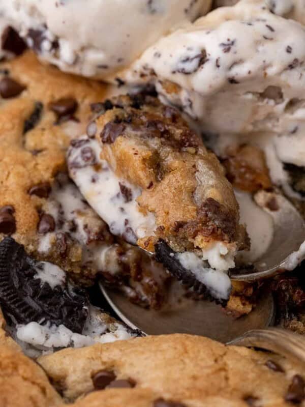 close up of cookies and cream skillet cookie