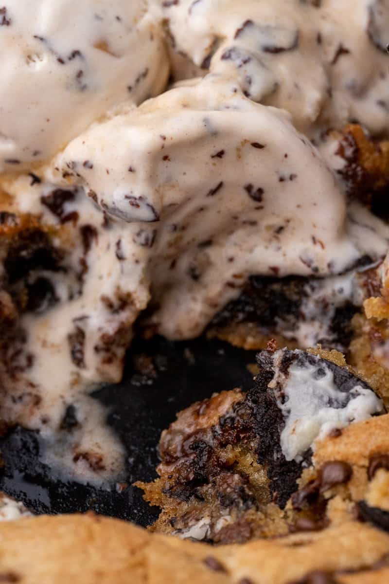 Easy Cookies and Cream Skillet Cookie Oreo Pizookie Lifestyle of a