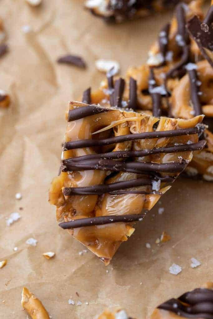 Holiday Salted Caramel Pretzel Bark - Mom Endeavors