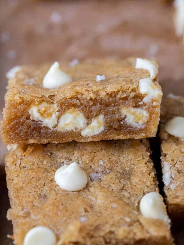 White chocolate blondies slice