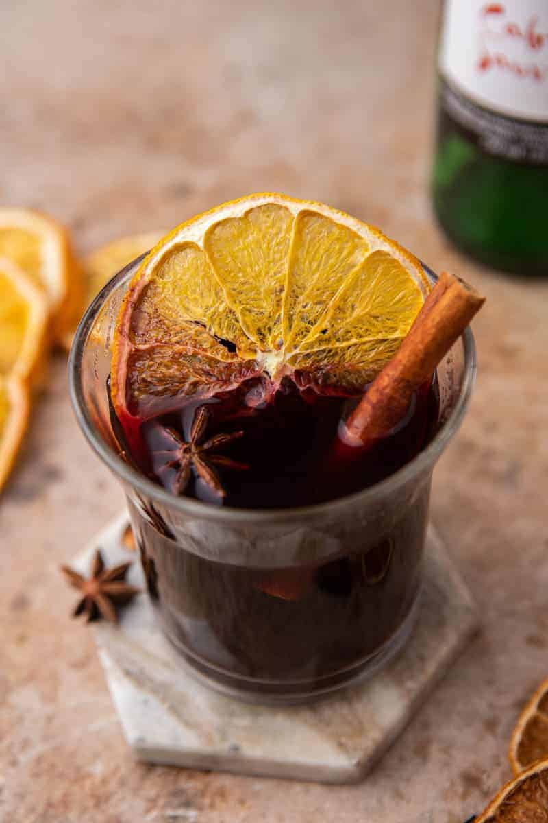 Vin Chaud Vegan aux Epices de Noël / Vegan Spiced Mulled Red Wine