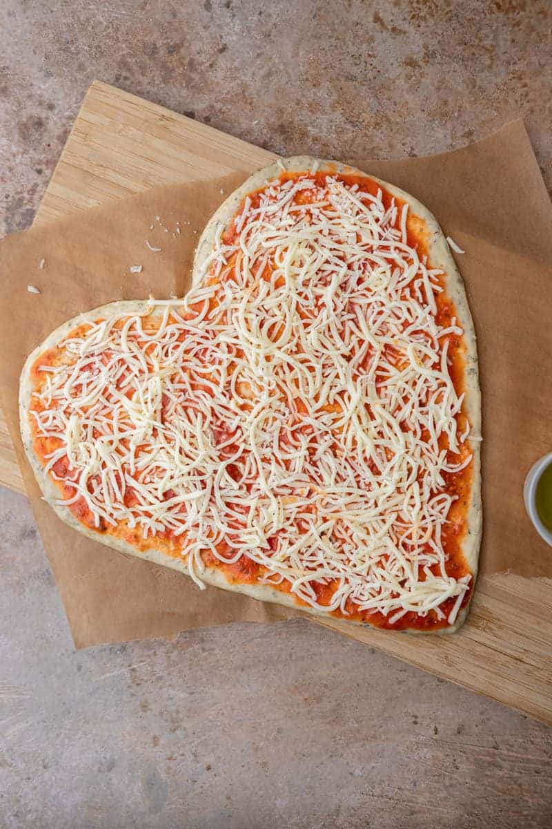 Simple Heart Shaped Kids Pizza for Valentine's Day! #ad #LuvTyson