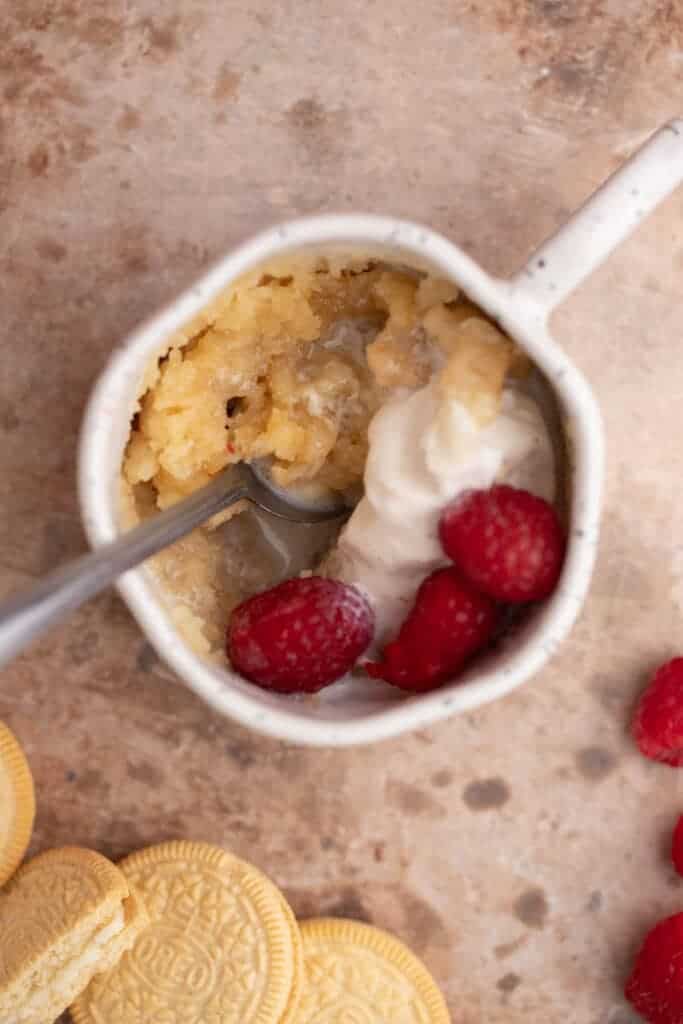 Golden Oreo molten mug cake