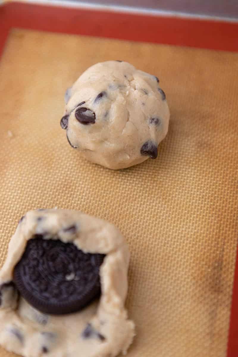 Oreo in cookie dough