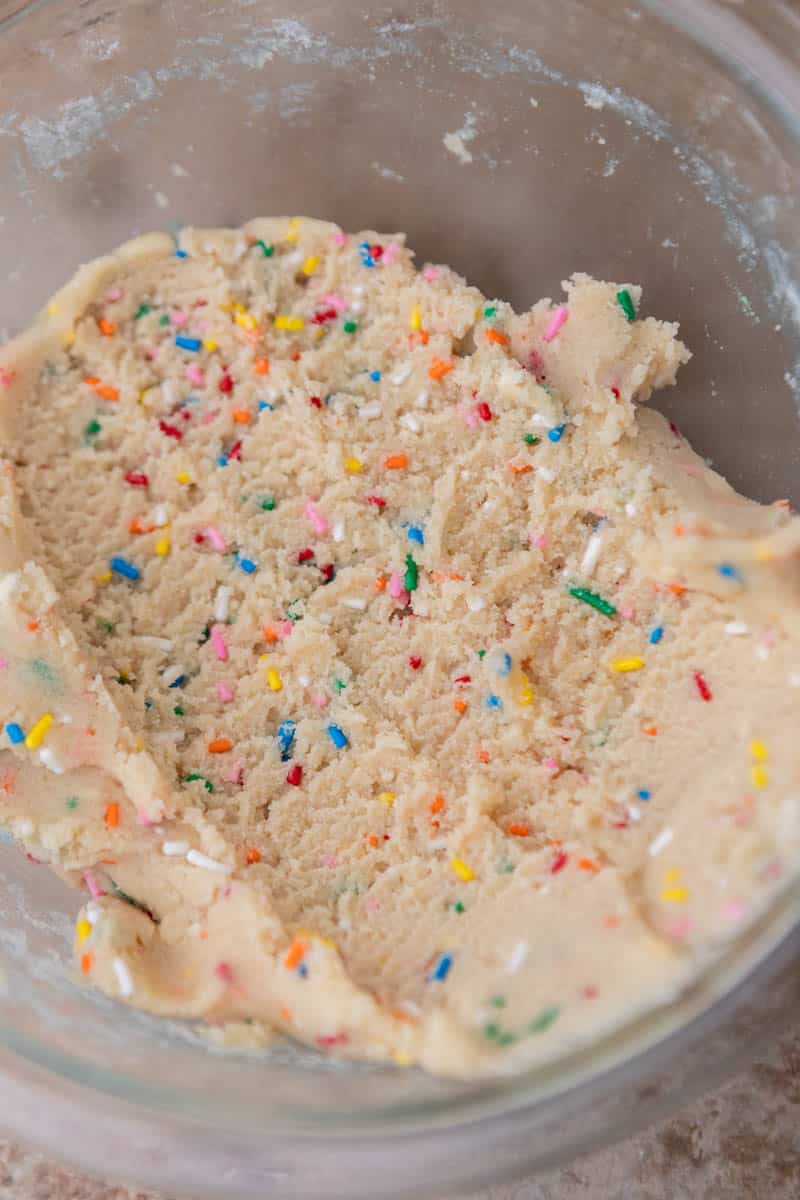Sprinkle cookie dough in a bowl