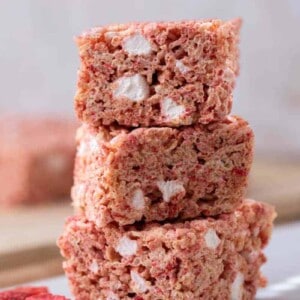 Strawberry rice krispy treats